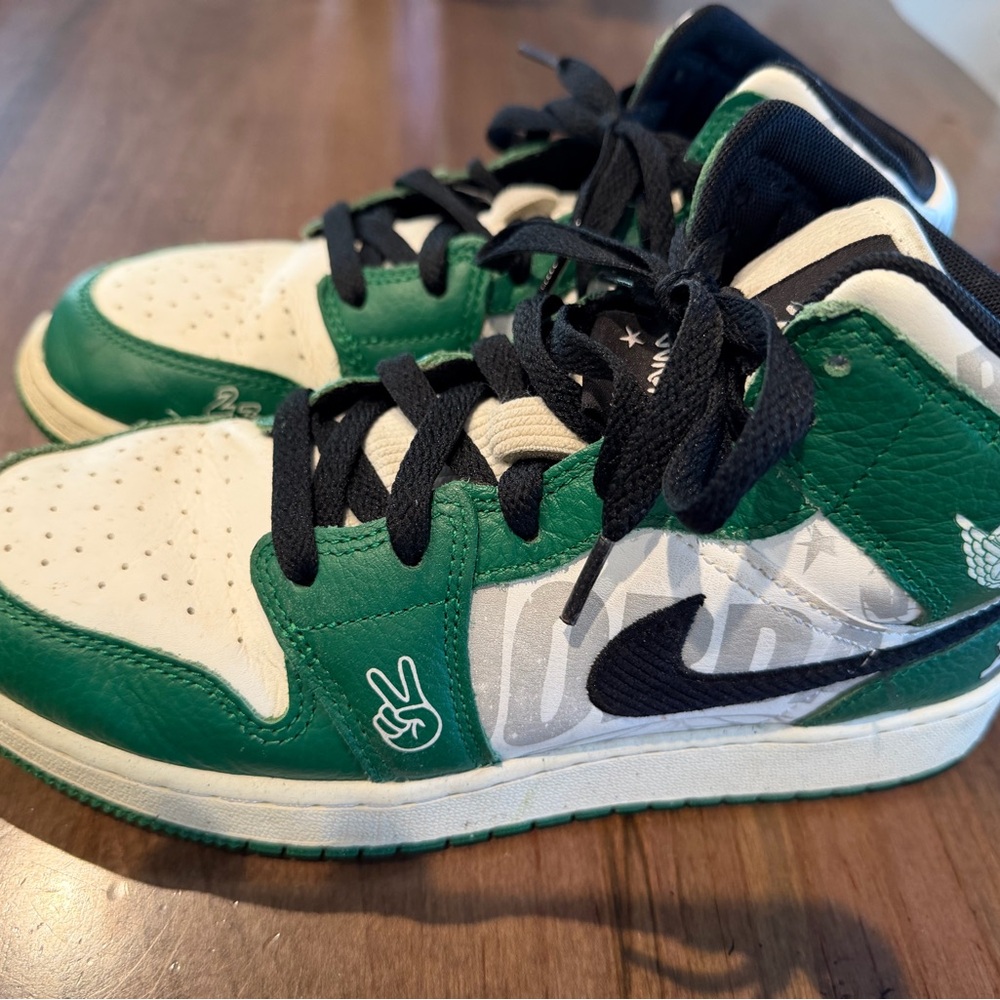 Air Jordan 1 Mid kids sneakers, size 6.5Y. Green/white/black.